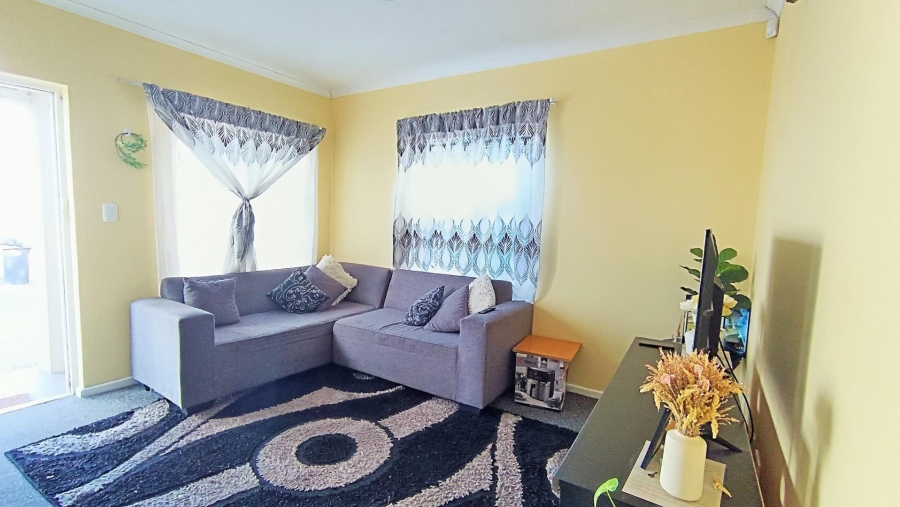2 Bedroom Property for Sale in The Connifers Western Cape